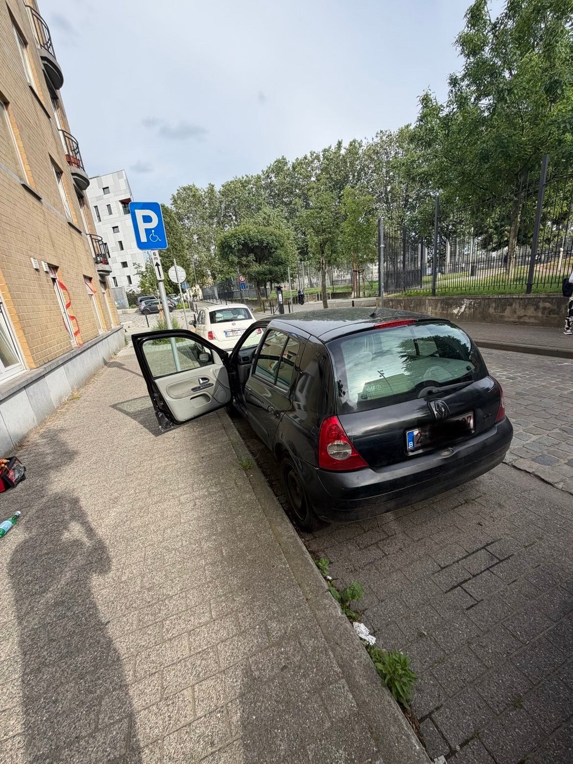 Renault Clio 2, Auto's, 4 cilinders, Zwart, Particulier, 1000 kg