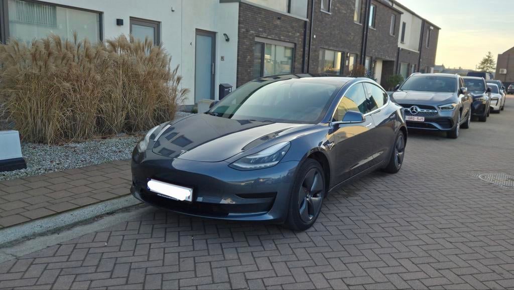 Prachtige Tesla model 3 Range Plus, Autos, Tesla, Cuir, Argent ou Gris, Achat, Noir