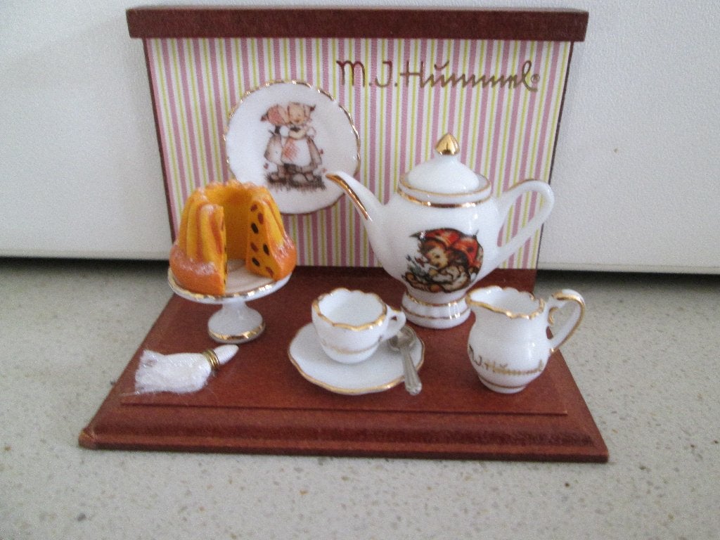 Reutter original Germany , voor verzamelaars gebak servies, Enlèvement ou Envoi, Comme neuf, Hummel