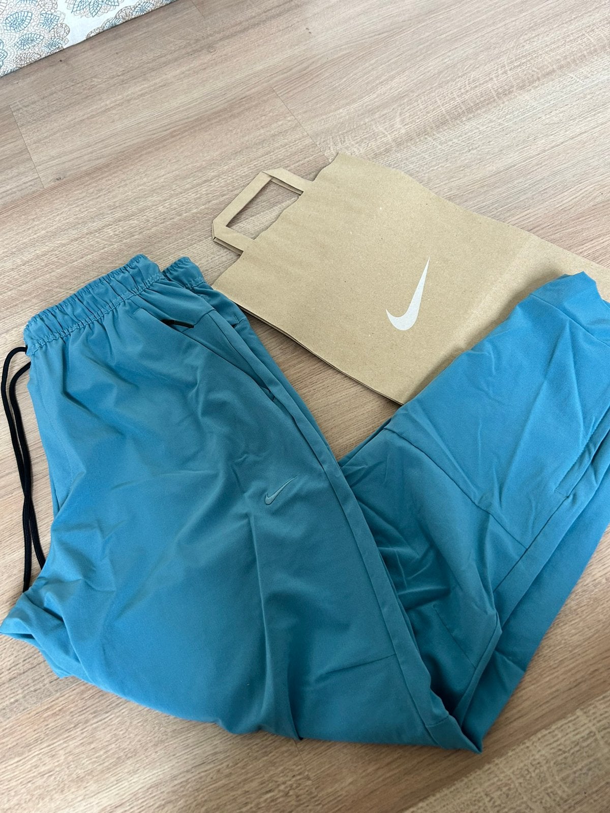 Pantalon nike taille  M et L deux pieces, Enlèvement ou Envoi, Comme neuf