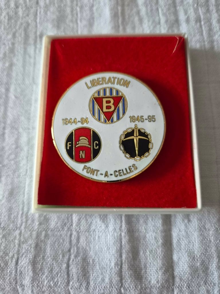 medaille commemorative pont-a-celles, Timbres & Monnaies, Pièces & Médailles, Enlèvement