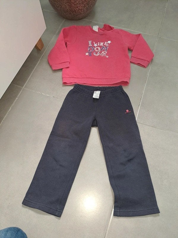 Jogging Domyos meisje - maat 98, Kinderen en Baby's, Kinderkleding | Maat 98, Meisje, Ophalen of Verzenden, Setje, Domyos
