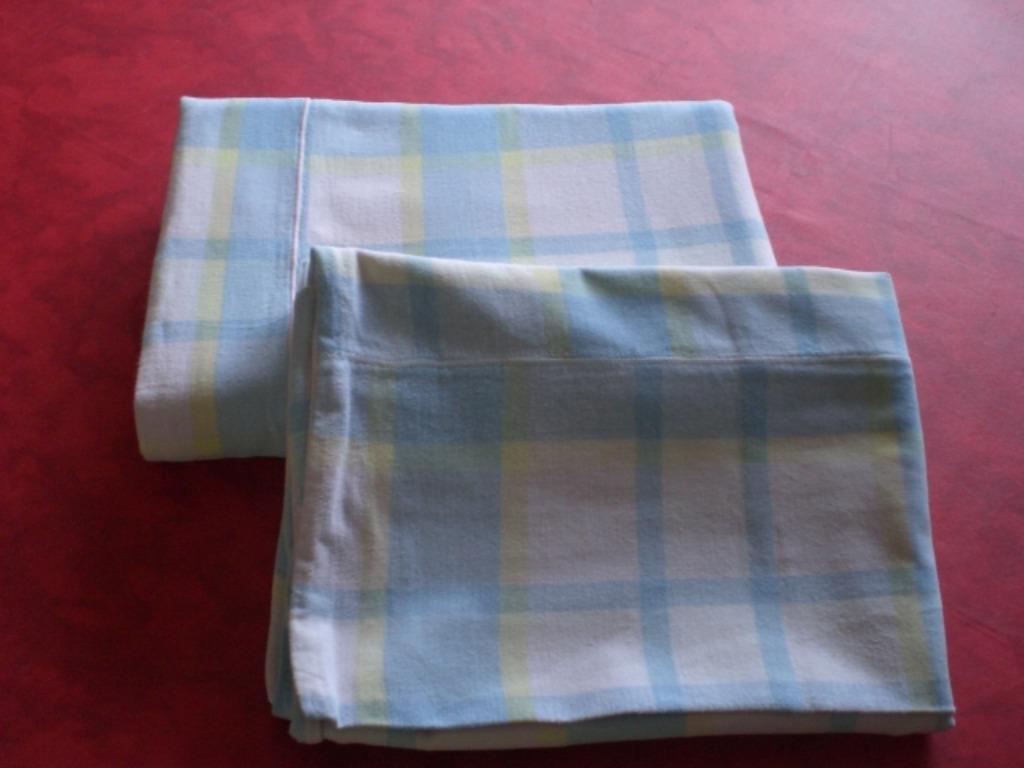 1 drap + 1 taie bleu / rose à carreaux anciens., Enlèvement ou Envoi, Utilisé, Bleu, Autres types