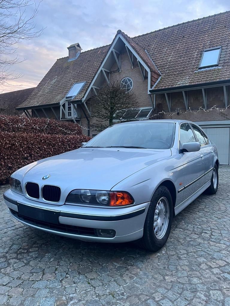 BMW 523i Renovatie 100% ! Vaste prijs., Auto's, BMW, Particulier, 5 Reeks, Benzine, Berline, 4 deurs, Handgeschakeld, Zilver of Grijs