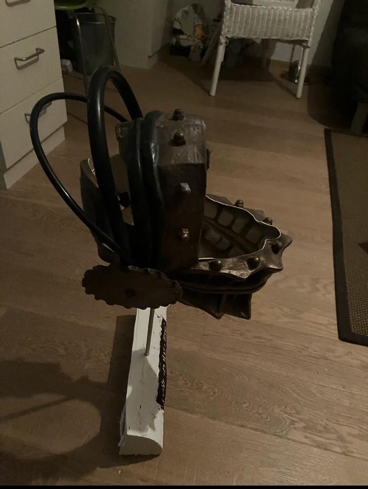 Origineel berenklauw masker van SAW met staander, Ophalen of Verzenden, Zo goed als nieuw