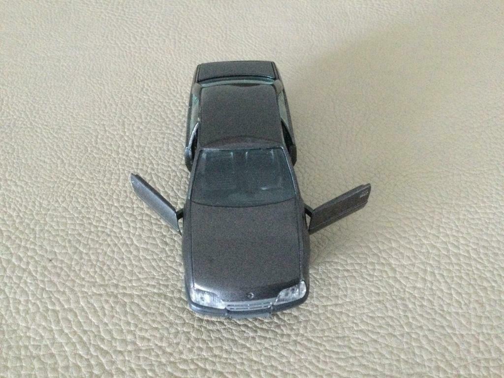 Opel Omega 1:43, Hobby en Vrije tijd, Modelauto's | 1:43, Ophalen of Verzenden, Zo goed als nieuw, Auto, Gama