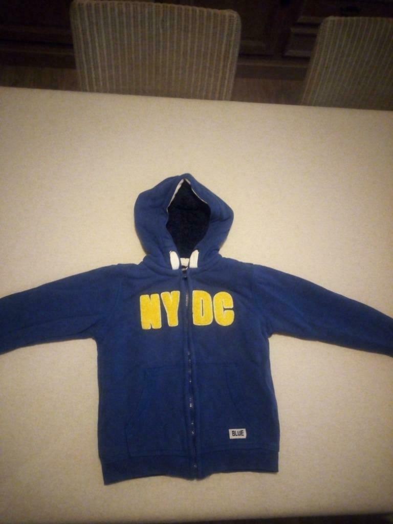 Sweat à capuche zippé bleu roi YCC T 116, Enfants & Bébés, Garçon, Enlèvement ou Envoi, Pull ou Veste, Utilisé