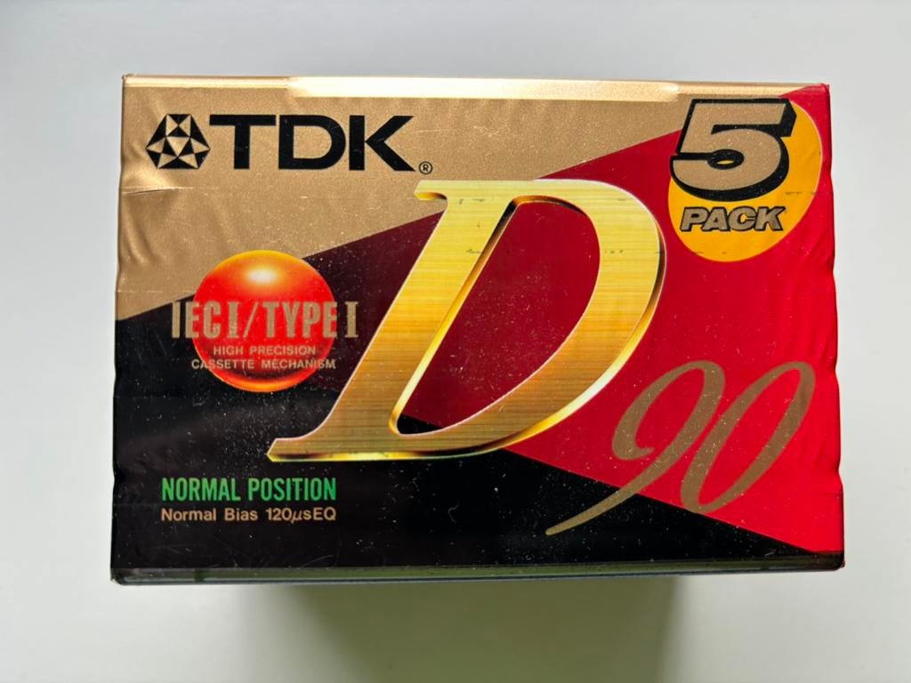 TDK D-90 - Audio tape (Casettebandje)-90 min-geseald-5 stuks, Enlèvement ou Envoi, Neuf, dans son emballage, 2 à 25 cassettes audio