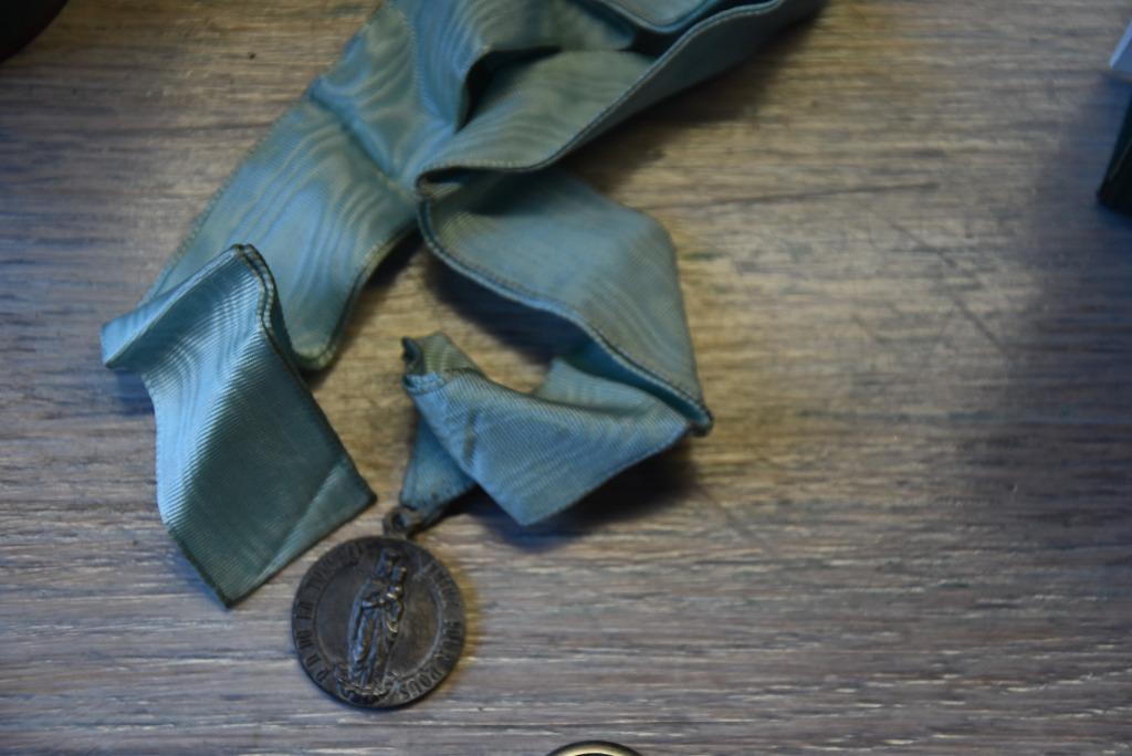 medaille Notre Dame de la Tombe, Verzenden, Overige materialen