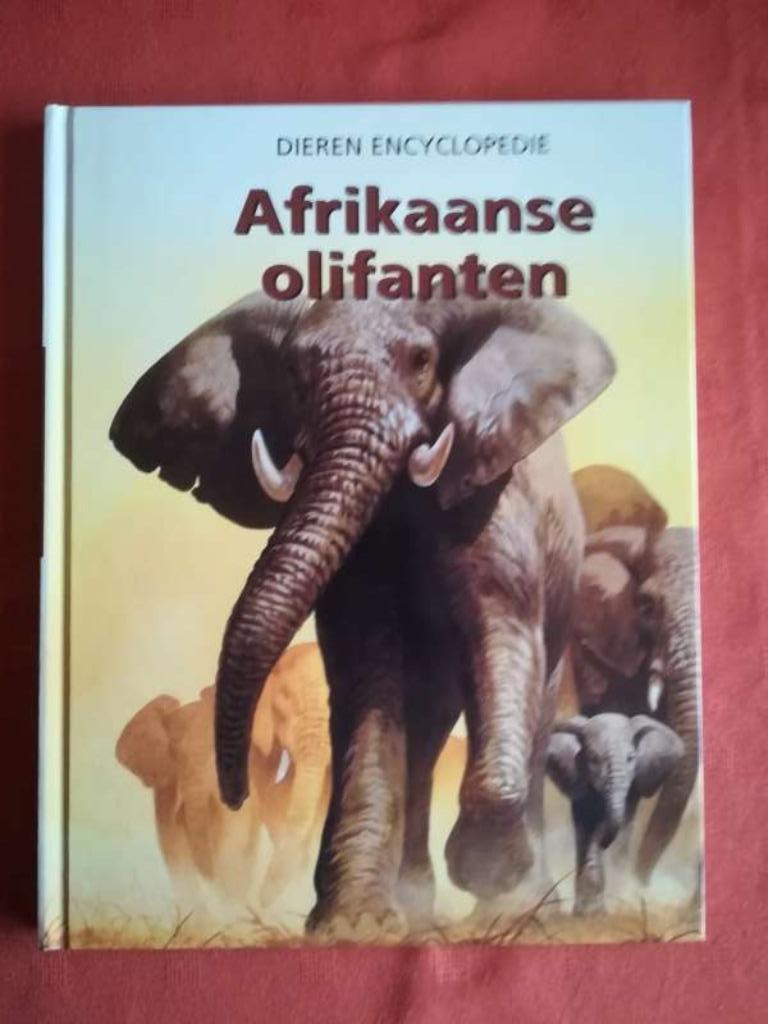Dieren Encyclopedie : Afrikaanse olifanten, Ophalen of Verzenden, Zo goed als nieuw, Overige diersoorten, Toshikazu Ito