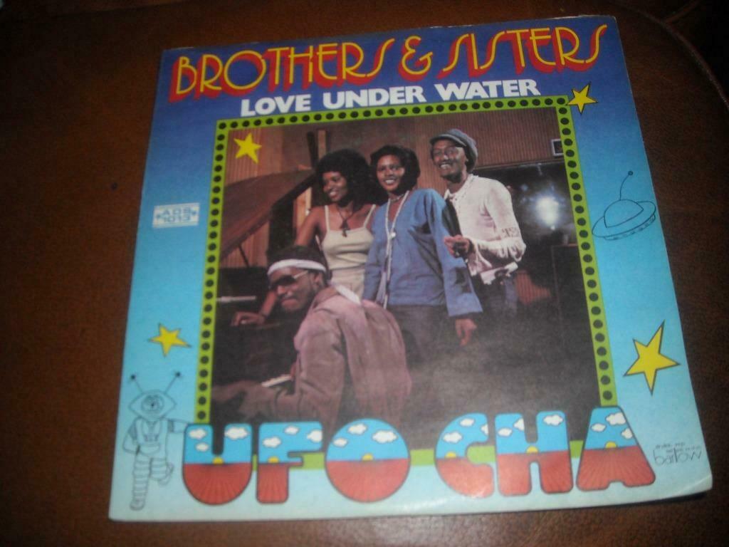 45T Brothers & Sisters : Ufo cha / Love under water, Enlèvement ou Envoi