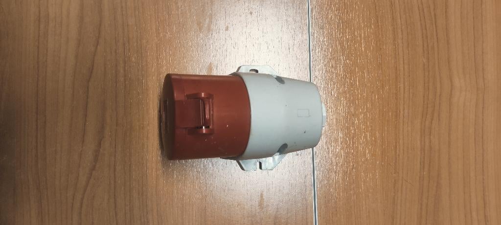 Elektrisch materiaal (Krachtstroom, stekkers, CEE, 16A, 32A), Ophalen, Gebruikt, Stekker