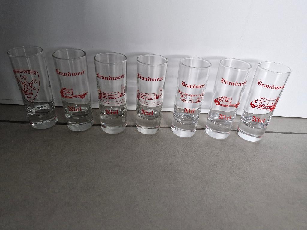 shotglazen brandweer Niel €3 per stuk, Envoi, Verres et Verres à shot