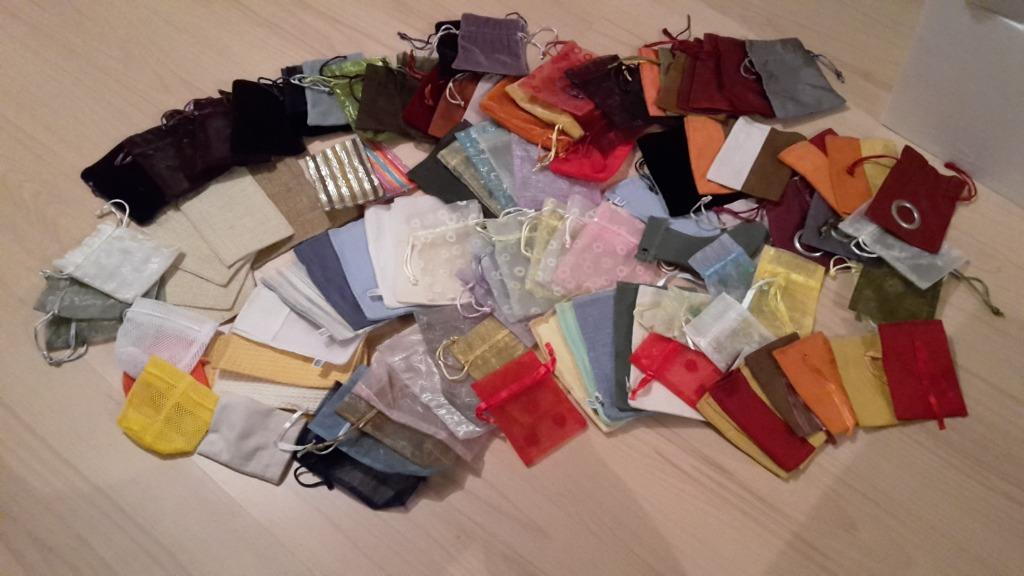 100 stoffen zakjes, Ophalen of Verzenden