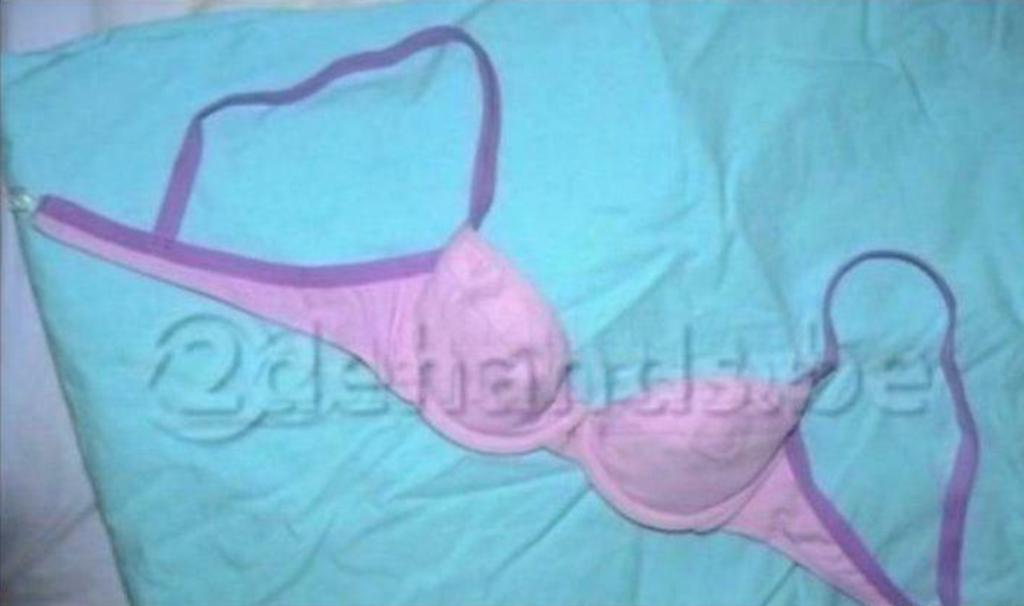 Bikini merk Huit, Kleding | Dames, Badmode en Zwemkleding, Ophalen of Verzenden, Zo goed als nieuw, Paars, Bikini