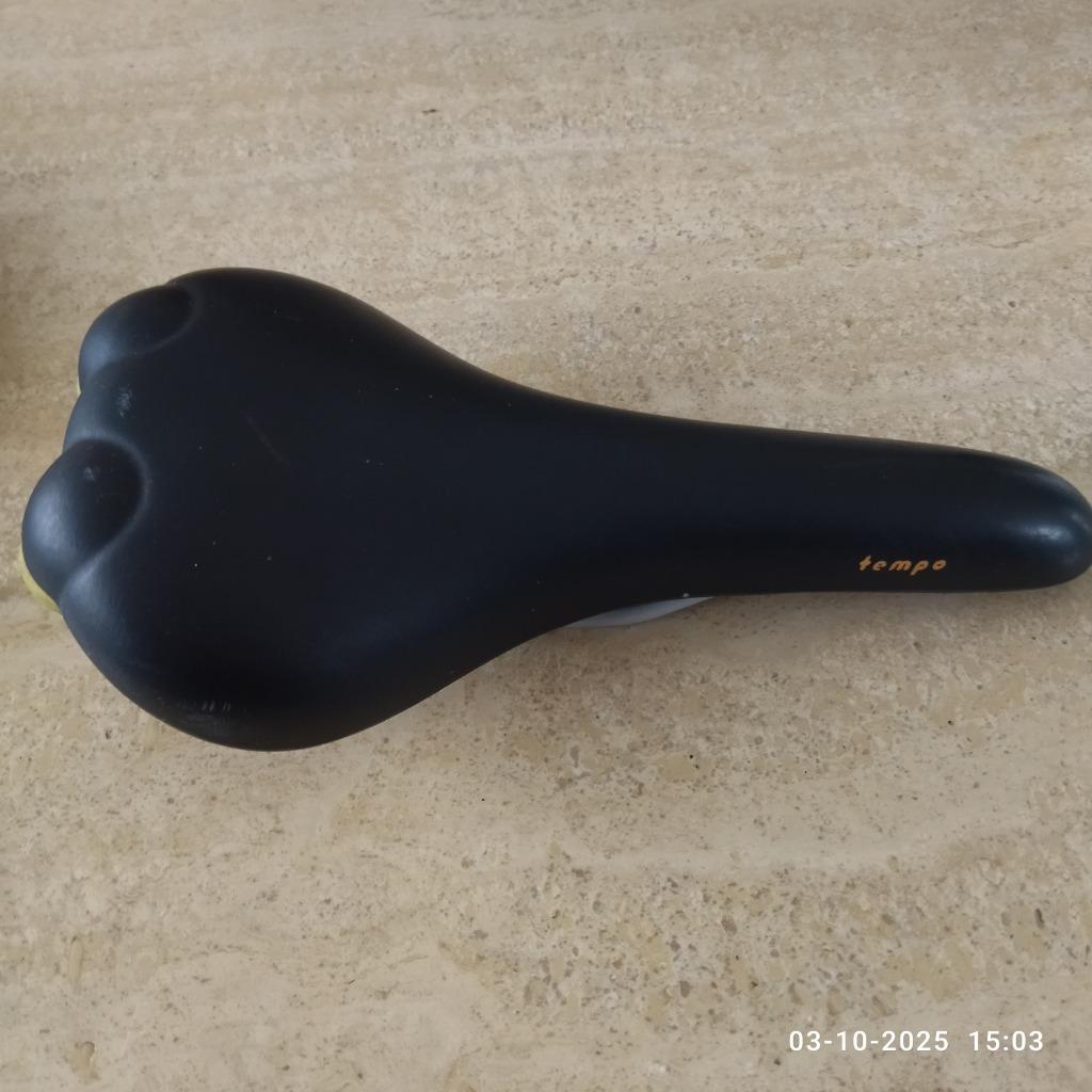 Twee fietszadels Selle Royal (man en vrouw), Fietsen en Brommers, Fietsonderdelen, Ophalen of Verzenden, Zo goed als nieuw, Zadel