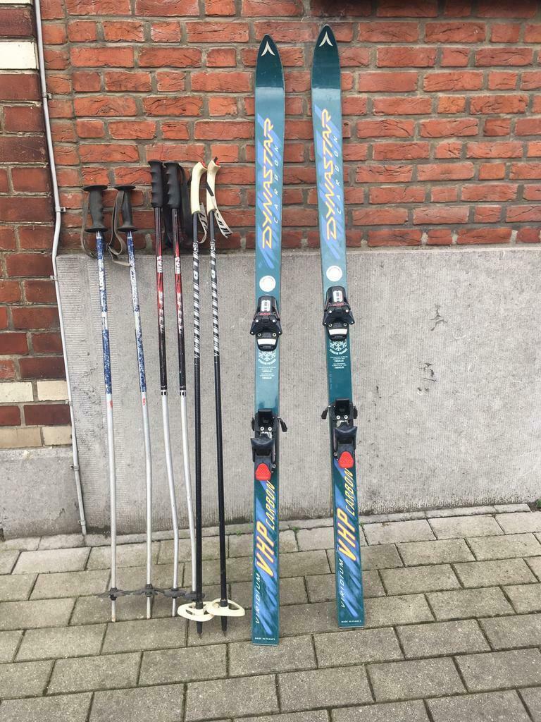 Skis et bâtons de ski, Utilisé, Ski, Skis