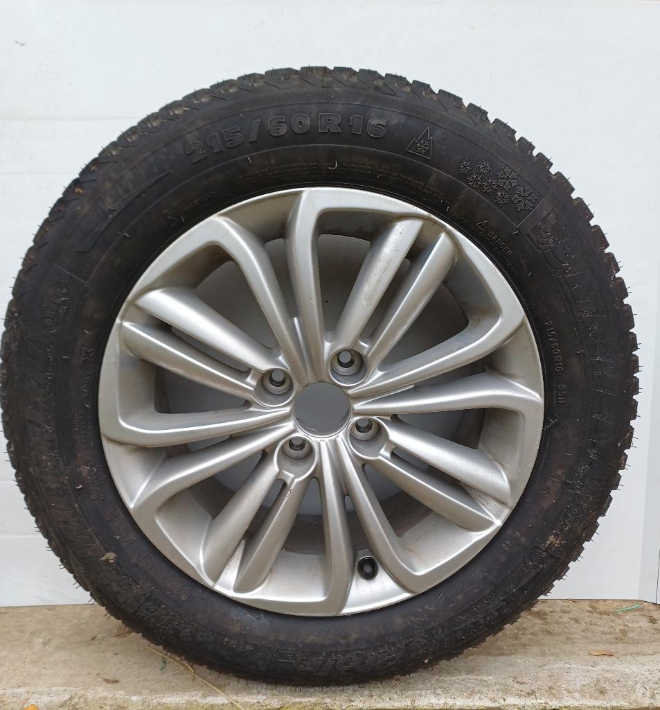 4 pneus neige + jantes (DS4) MICHELIN 215 / 60R16 - 95H, Autos : Pièces & Accessoires, Pneus & Jantes, 16 pouces, Véhicule de tourisme