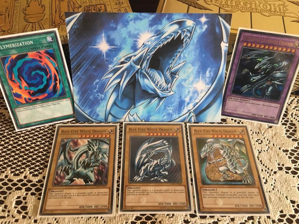 Kaiba’s Blue-Eyes White Dragon Collector’s set - Yu-Gi-Oh!, Hobby en Vrije tijd, Verzamelkaartspellen | Yu-gi-Oh!, Ophalen of Verzenden