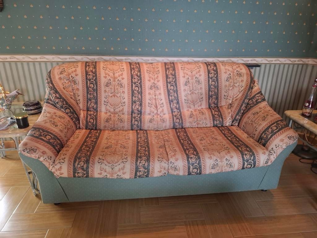 Salon complet, Enlèvement