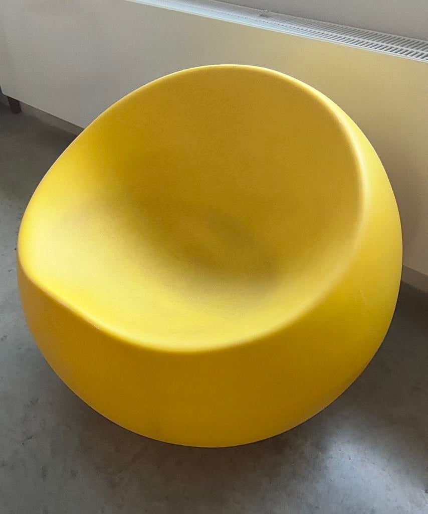 Plastic ball chair, signed by Finn Stone (UK, London artist), Ophalen