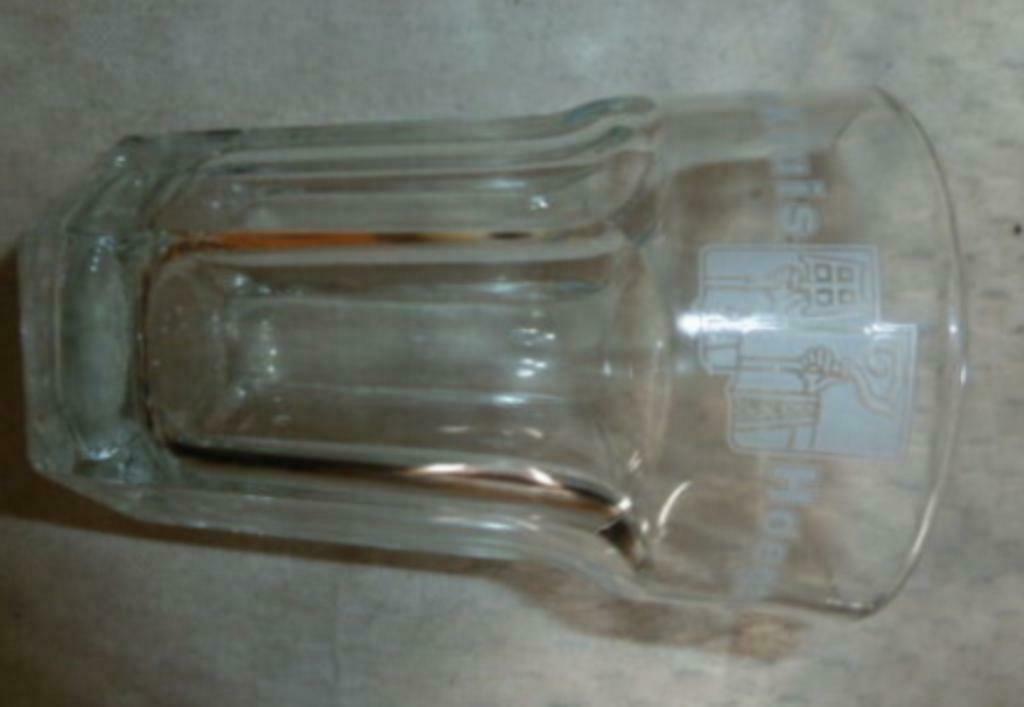 #A bier glas BR. DE KLUIS - HOEGAARDEN " dubbel wapenschild", Ophalen of Verzenden, Gebruikt, Bierglas