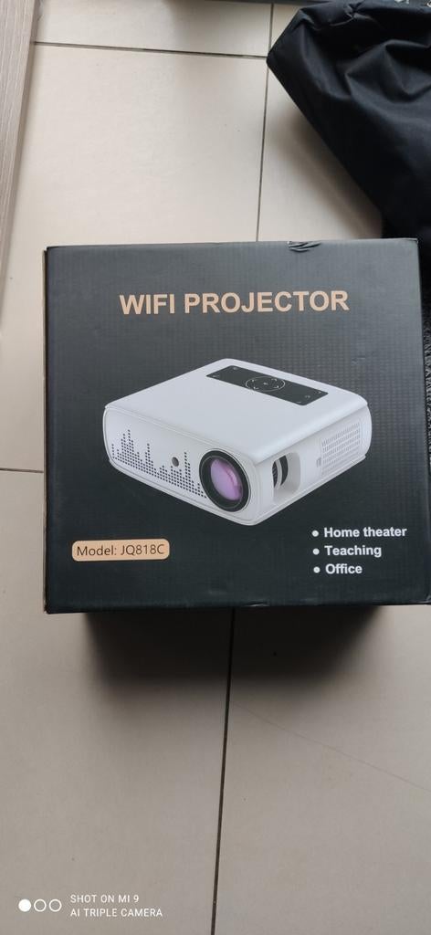 Projecteur jq818c + écran de projection de 100 pouces, TV, Hi-fi & Vidéo, Projecteurs vidéo, Enlèvement, Comme neuf