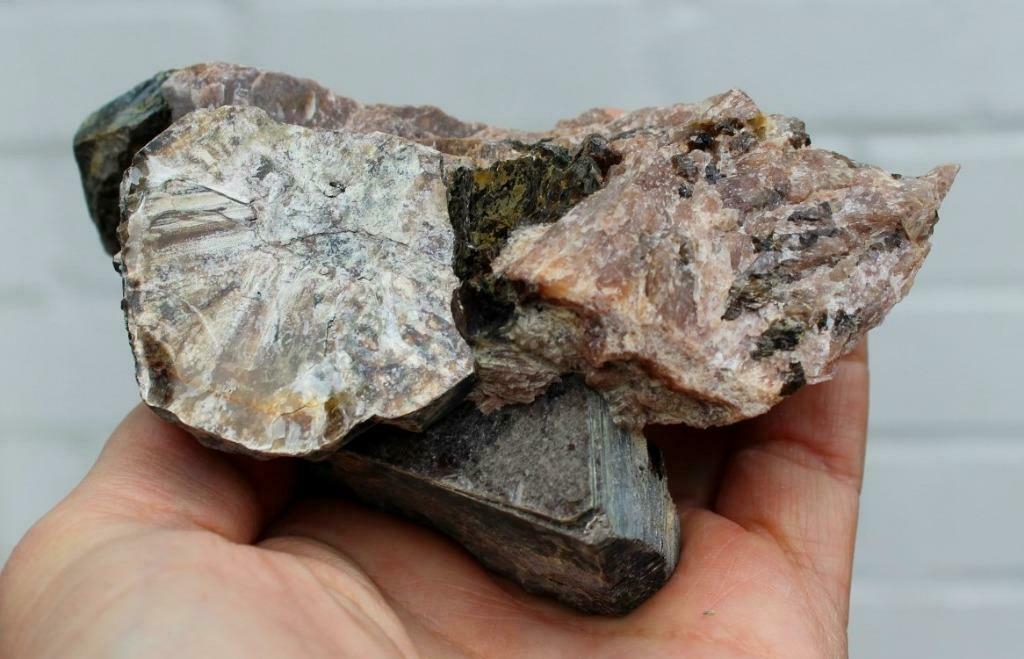 MUSCOVIET en ALBIET uit Oekraine, Ophalen of Verzenden, Mineraal