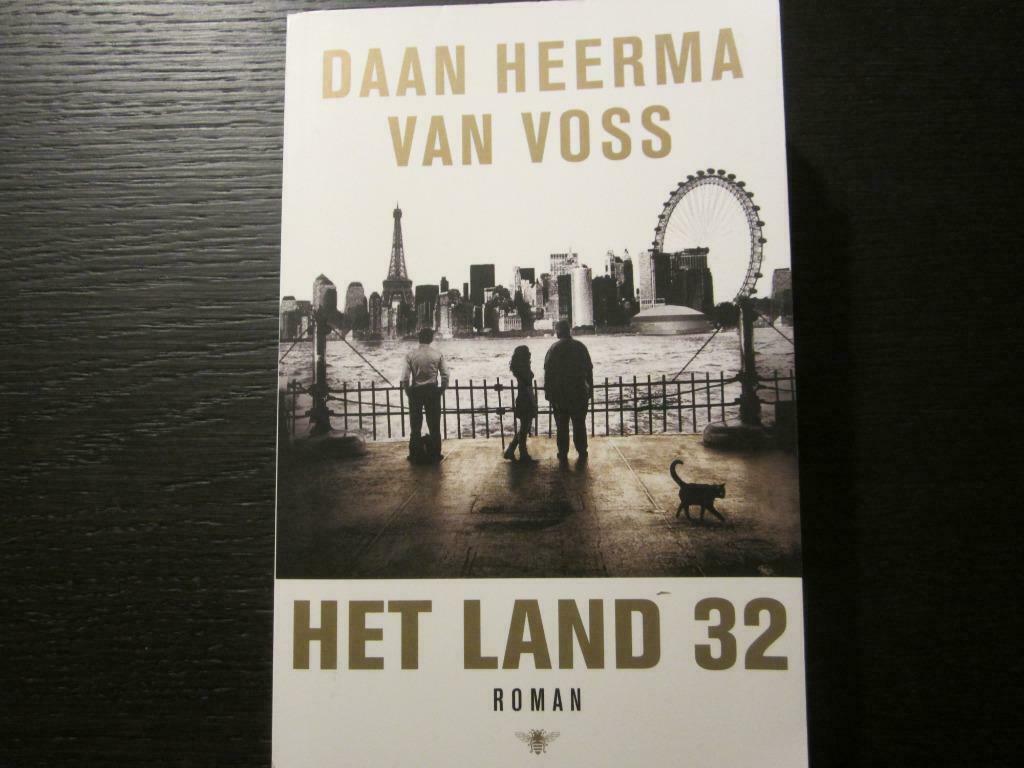 Het land 32 (Daan Heerma van Voss), Boeken, Ophalen of Verzenden, Zo goed als nieuw