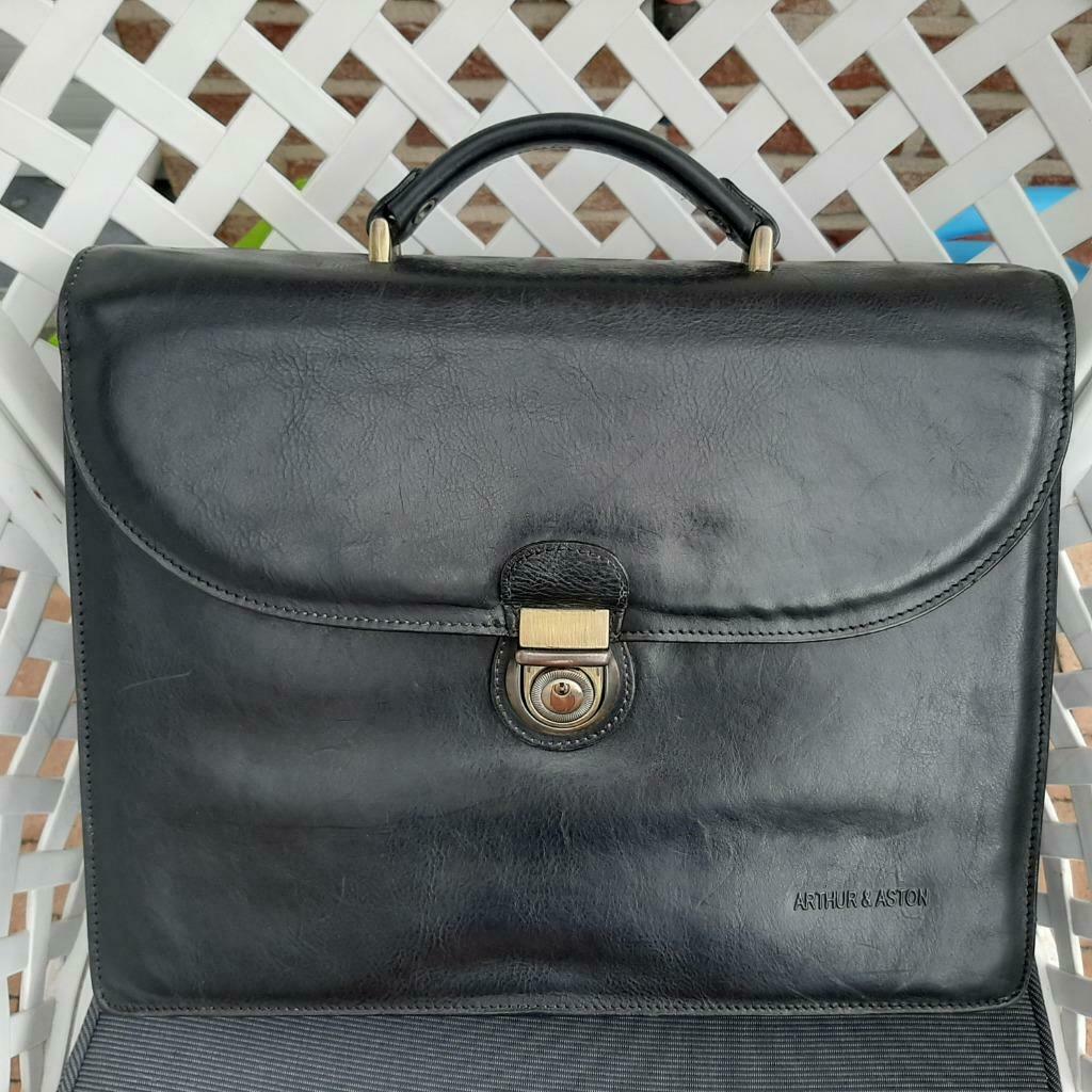 ARTHUR et ASTON cuir noir + bandouillière état neuf, Ophalen of Verzenden, Zo goed als nieuw