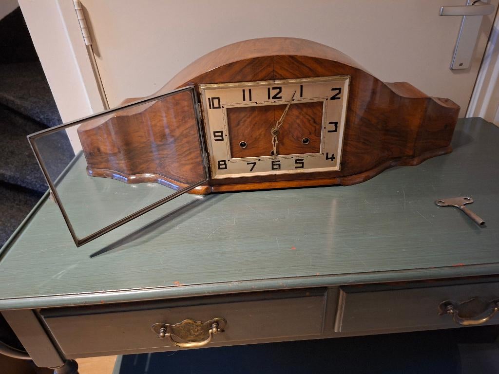 antieke klok -- ART DECO--jaren "60--met gongslag., Antiek en Kunst, Antiek | Klokken, Ophalen of Verzenden