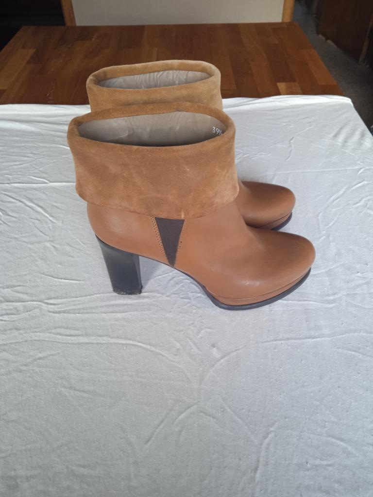 A vendre bottine en cuir pour femme, Neuf, Beige, Enlèvement, Boots et Botinnes