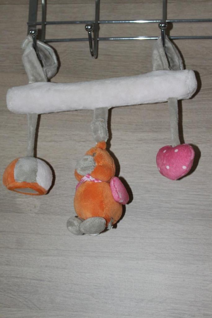 jeu pour maxi cosi Noukie's, Enfants & Bébés, Jouets | Jouets de bébé, Utilisé, Enlèvement ou Envoi
