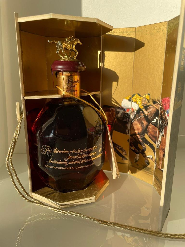 Blanton's Première édition Derby Box sortie 1998, rare !!, Collections, Vins, Neuf, Autres types, Autres régions, Pleine, Enlèvement ou Envoi