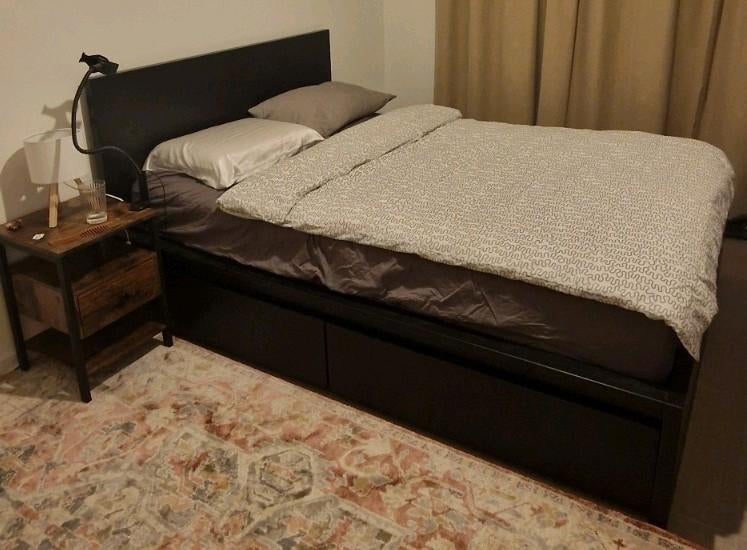Bed Ikea Malm 140x200 with two drawers., Elektronische apparatuur, Zonnebanken en Gezichtsbruiners, Ophalen, Gebruikt