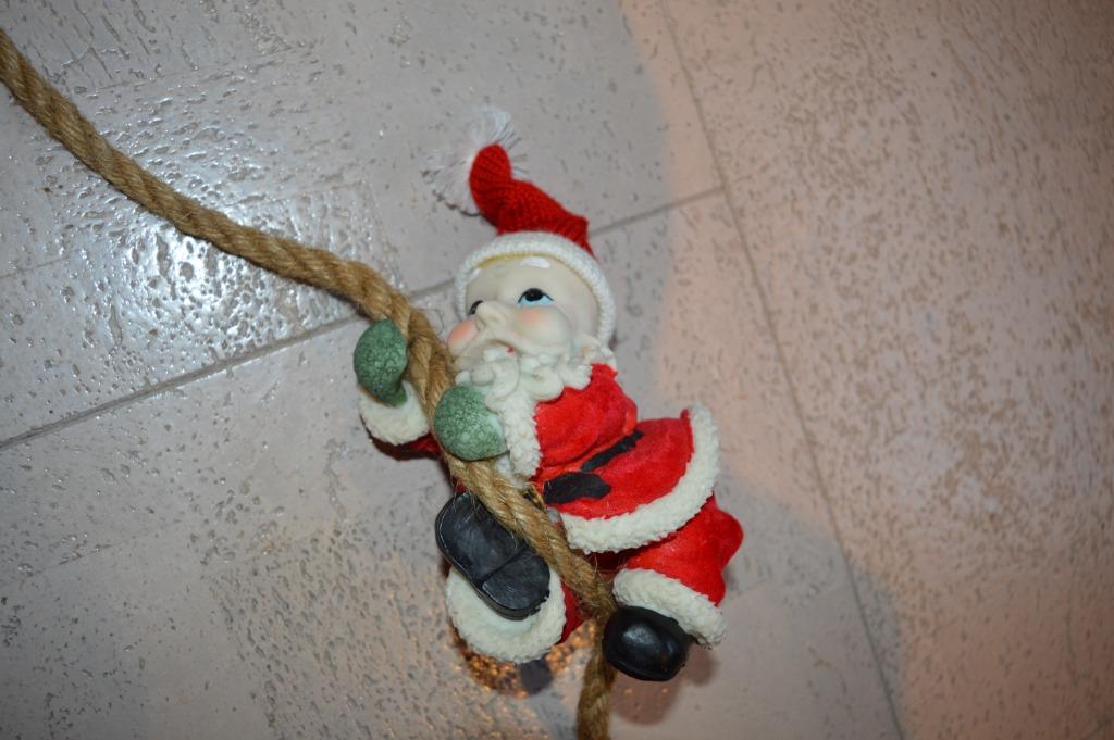 Klimmende kerstman, Ophalen of Verzenden, Zo goed als nieuw
