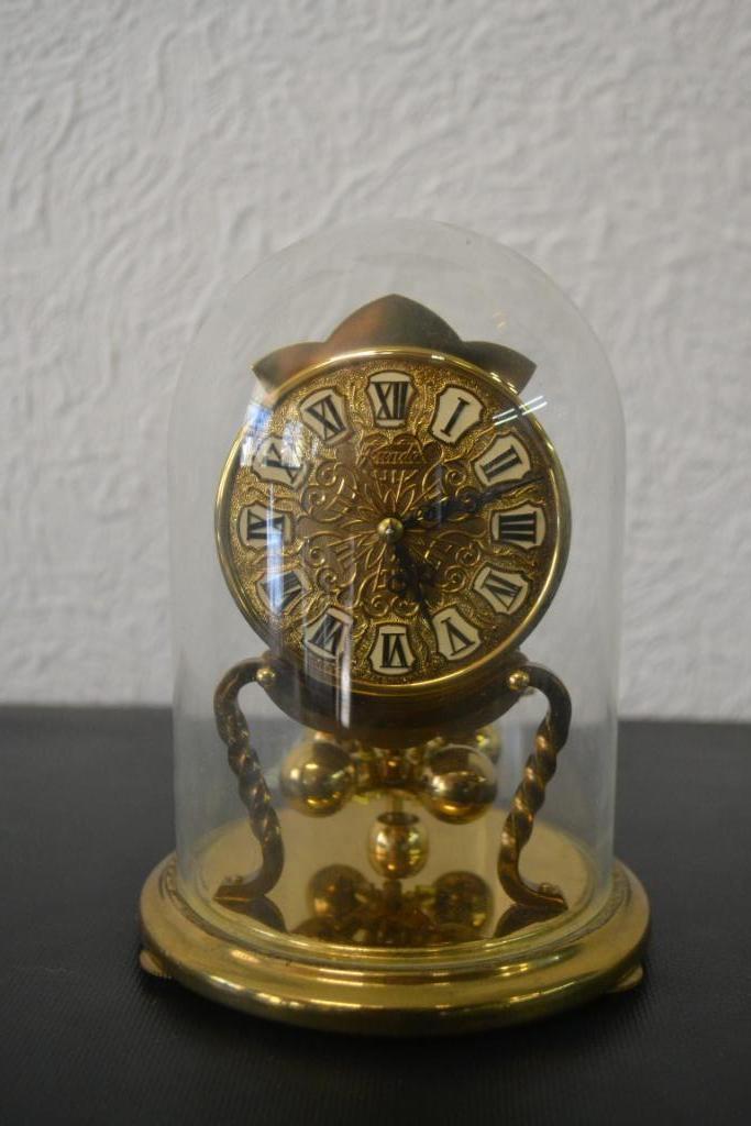 Goudkleurige klok in glazen koepel, Ophalen of Verzenden