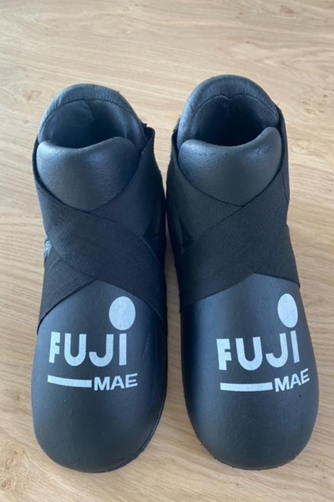 Fuji Mae Semi contact voetbeschermers maat  L, Gebruikt, Taekwondo, Vechtsportbescherming, Maat L