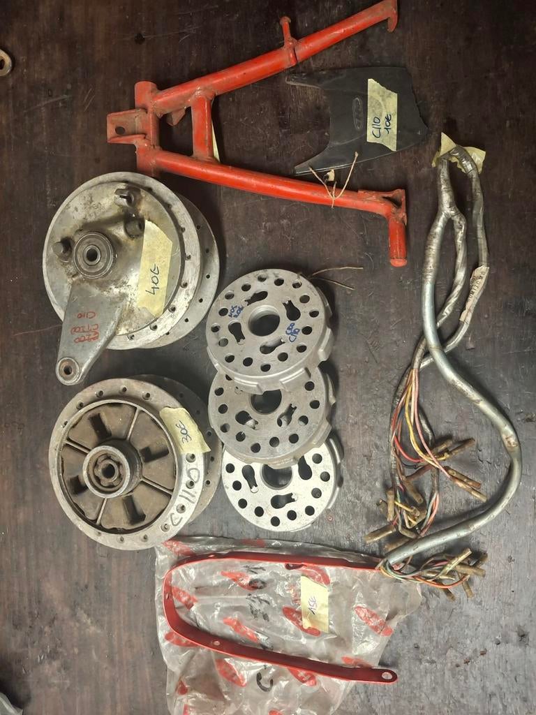 Honda c110 onderdelen NOS en 2deh, Enlèvement ou Envoi