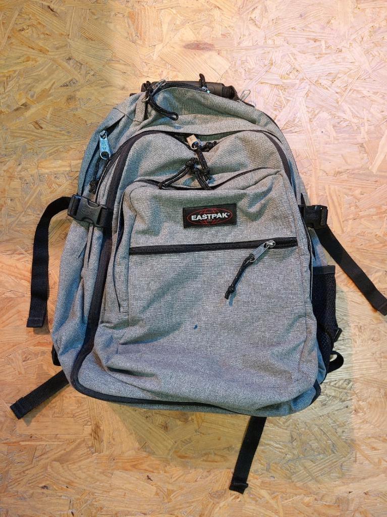 Sac à dos Eastpak, Bijoux, Sacs & Beauté, Sacs | Cartables, Utilisé, Sac à dos, 30 à 40 cm, 40 à 50 cm, Noir, Enlèvement