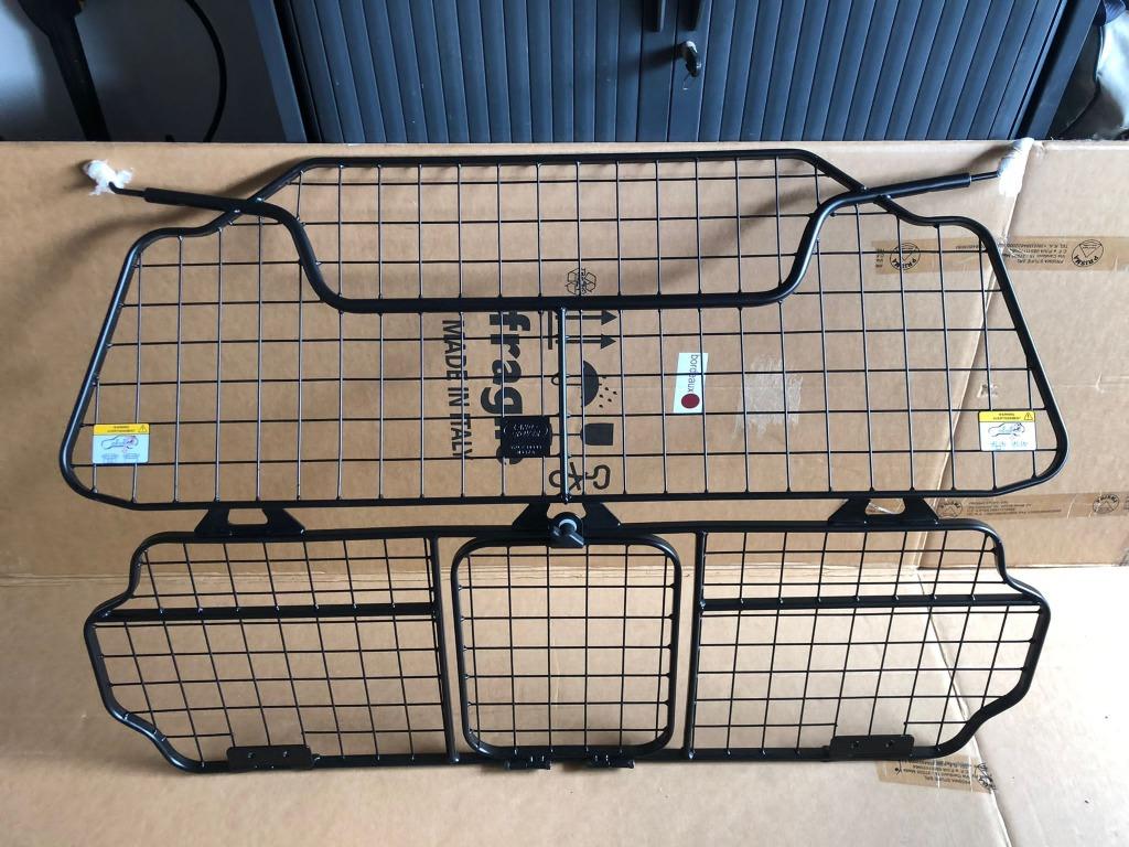 DEFENDER LOAD SEPARATION GRILLE FOR CARGO AND DOG, Enlèvement, Utilisé, Land Rover