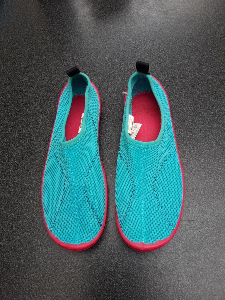 Chaussures aquatiques 34-35 tribord decathlon, Enfants & Bébés, Garçon ou Fille, Enlèvement ou Envoi, Decathlon, Utilisé