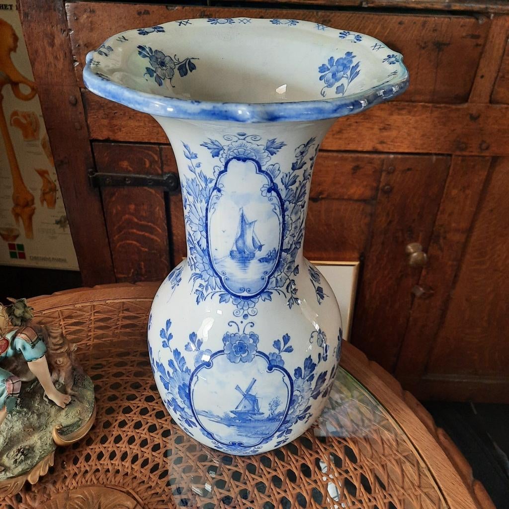 Delftse vaas ( trompetvaas ) 33 cm x 19,5 cm .  Echt Delfts!, Ophalen of Verzenden