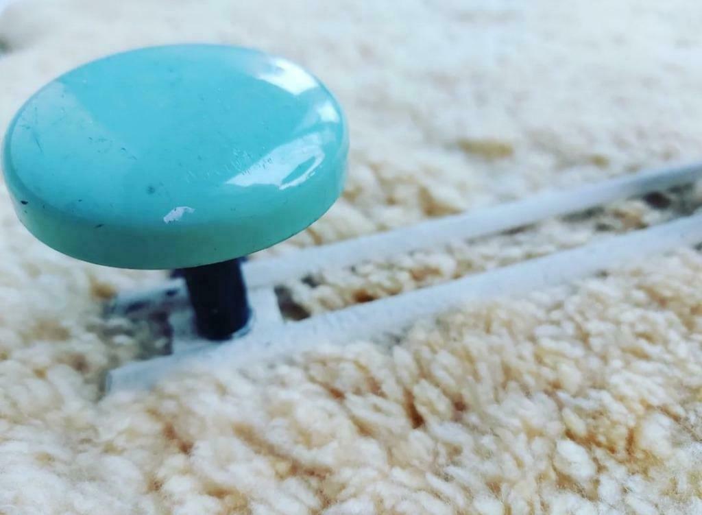 Oude Franse kapstok, 3 metalen turquoise bollen, Ophalen of Verzenden