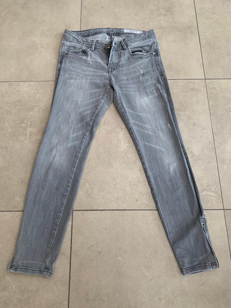Grijze jeans EDC - maat 28, W28 - W29 (confection 36), Gris, Enlèvement ou Envoi, Comme neuf
