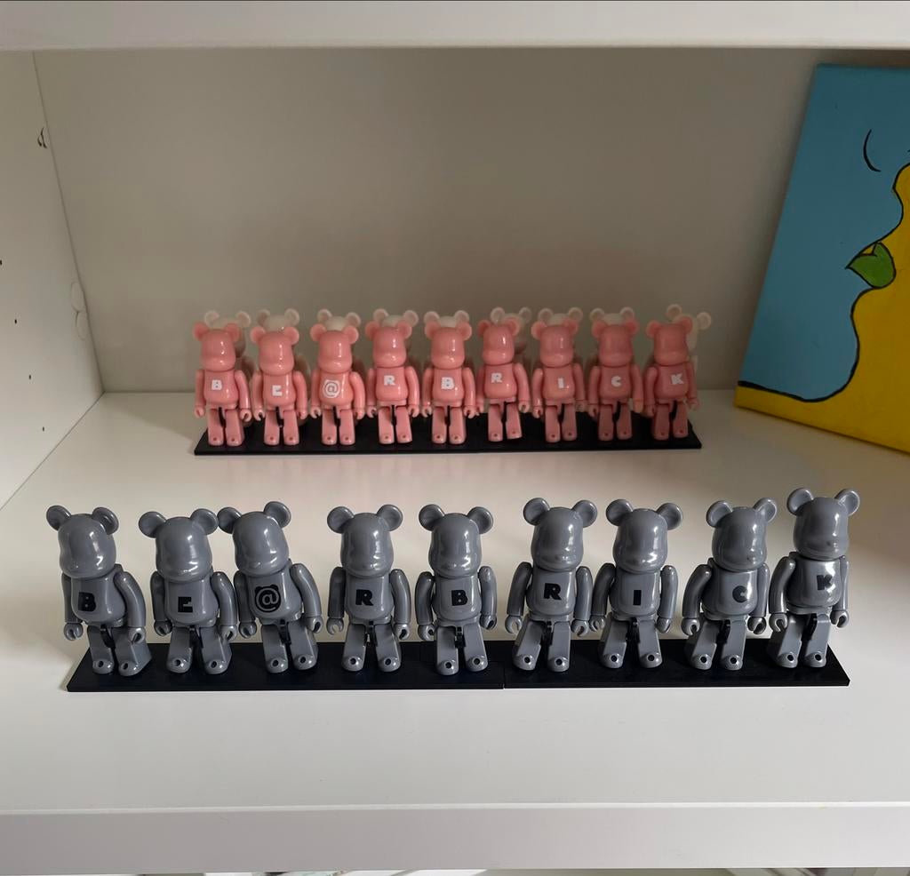 Bearbrick series 46 basics. Inclusief display., Enlèvement ou Envoi, Comme neuf