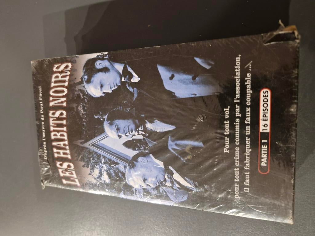 Coffret Les habits noirs en 2 K7, Enlèvement ou Envoi, Comme neuf