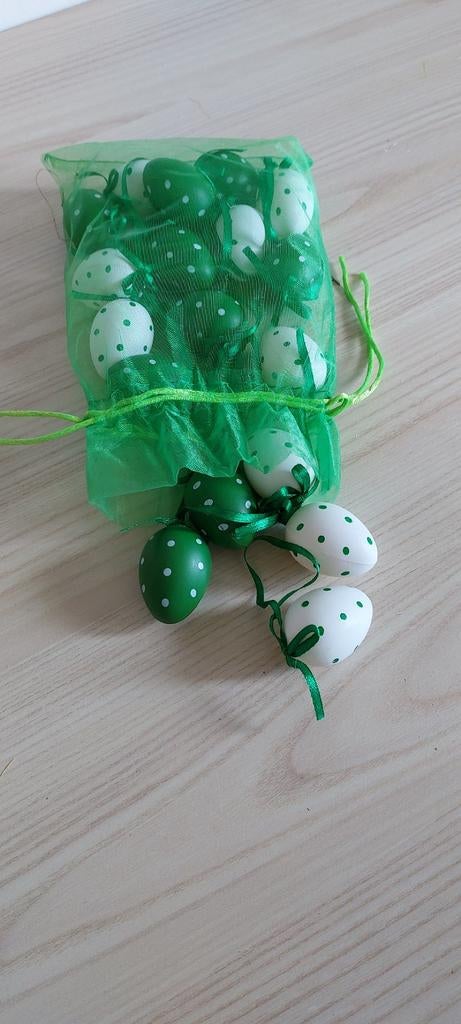 Paaseieren, Diversen, Ophalen