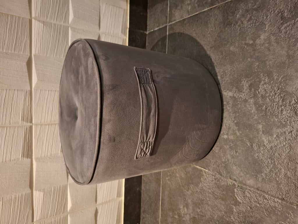 Poef velours in prijs verlaagd voor 35€/st.!, Huis en Inrichting, Ophalen, Nieuw, Rond, Overige materialen