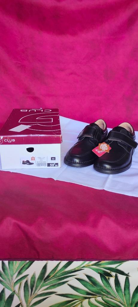 Chaussures tout cuir pointure 43 neuves avec étiquettes, Vêtements | Hommes, Chaussures, Neuf, Enlèvement ou Envoi, Espadrilles et Mocassins